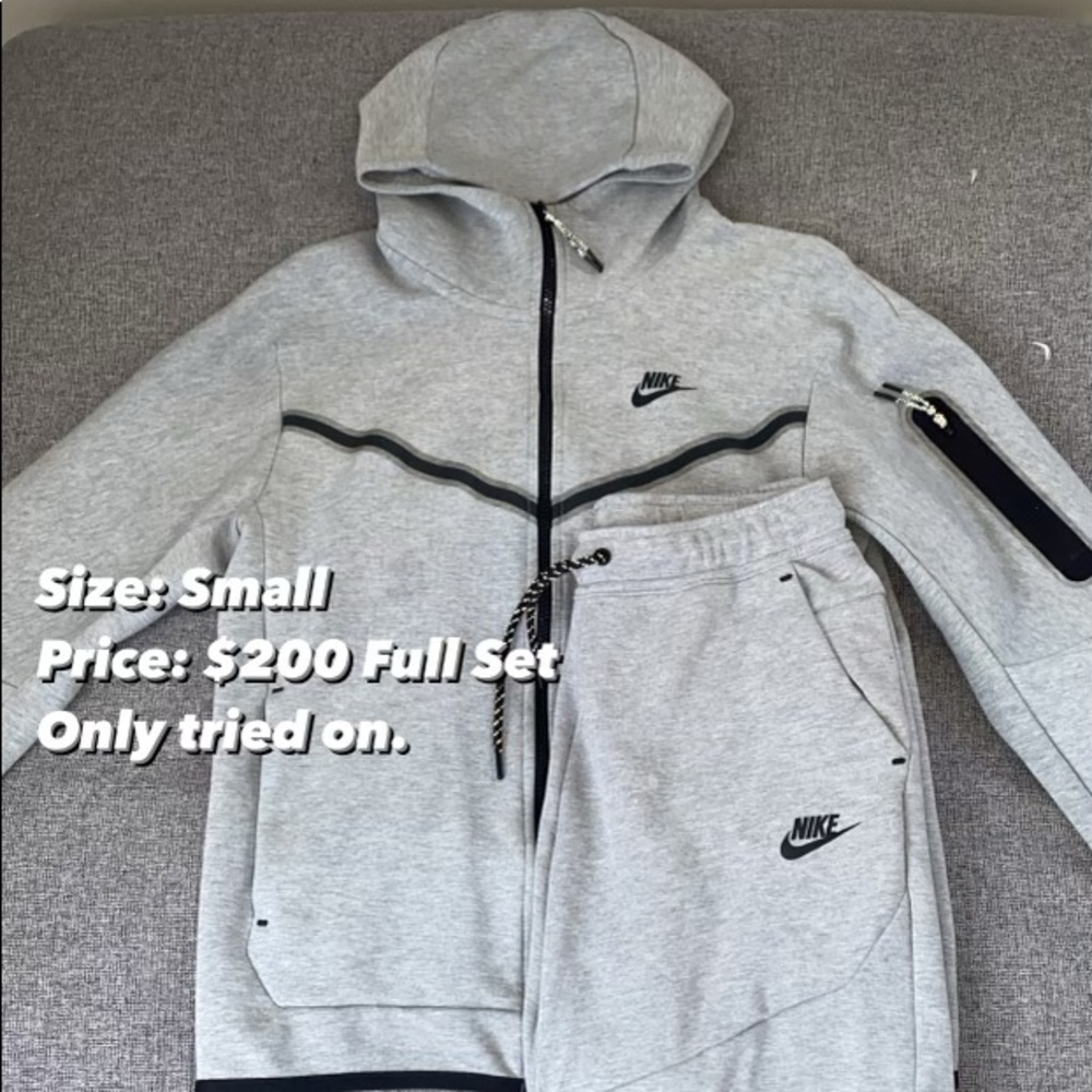 Nike Tech. Size Small. Fit big